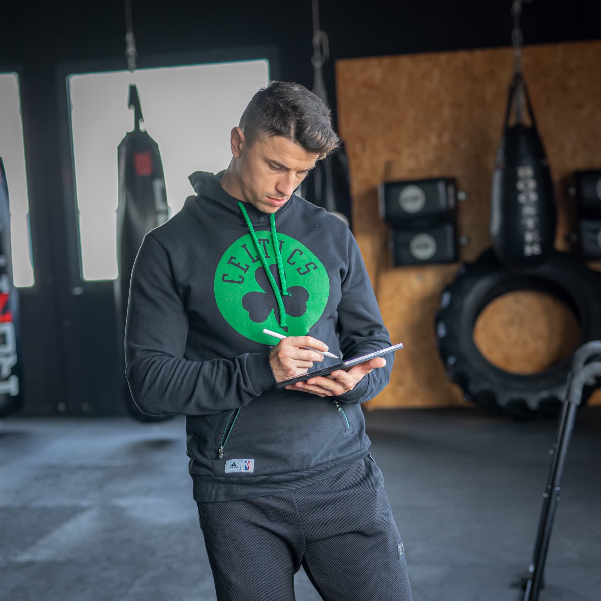 Adrian Minut, personal trainer a Trento, nella sua palestra